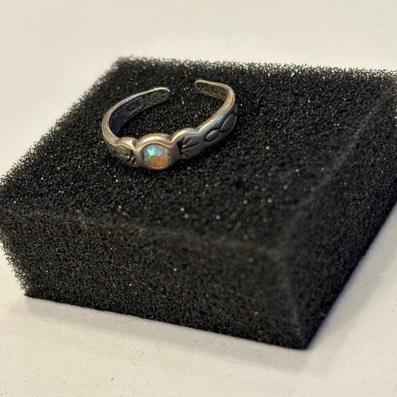 SHUBE’S Southwestern Sterling Silver Sleeping Beauty Pinky / Toe Ring - size 5 - Picture 3 of 8